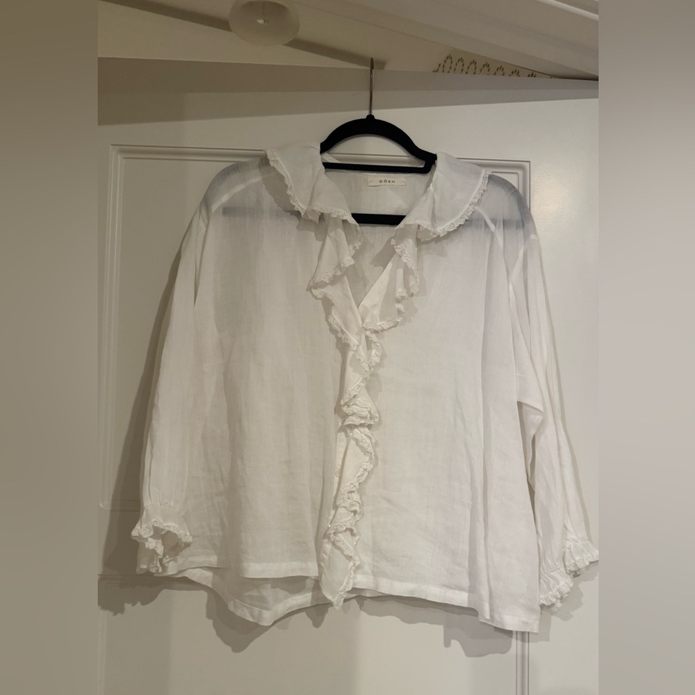 Doen White Ruffle-Trim Lightweight Women's Top